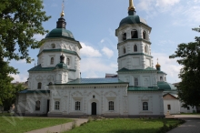 Свято-троицкий храм г. Иркутска - вид с улицы Чкалова