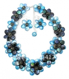 Набор из полудрагоценных камней (ожерелье, серьги)
Resource id #30